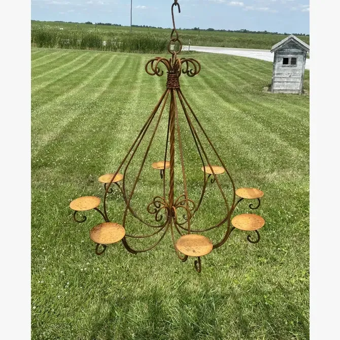 Rod Iron Chandlier With Twist