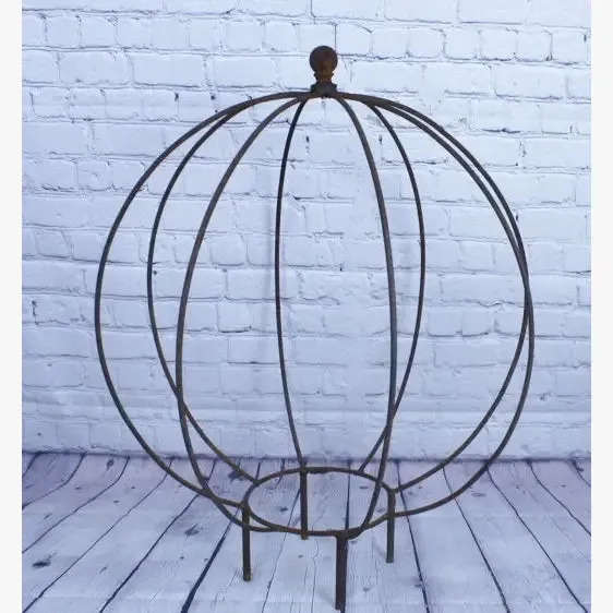 Round Topiary with Small Ball on Top