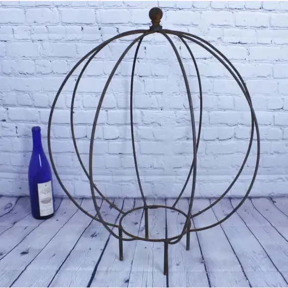 Round Topiary with Small Ball on Top