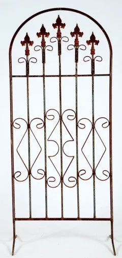 Rounded Top Screen with 5 Finials dried flower branch  