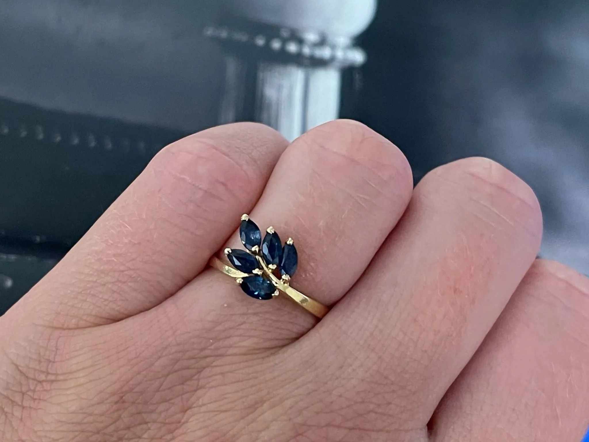 Sapphire Leaf Ring in 14k Yellow Gold