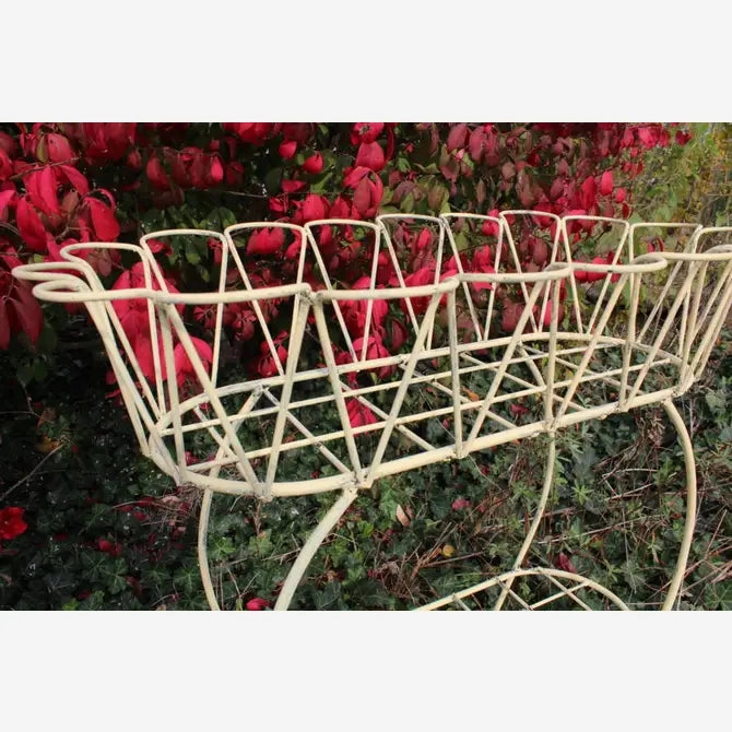 Scalloped Fernery Iron Plant Stand