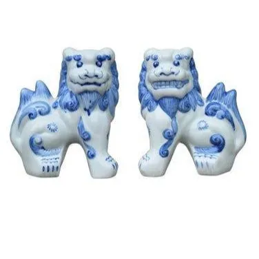 Set of Two Blue and White Porcelain Foo Dog Statues dried flowers  