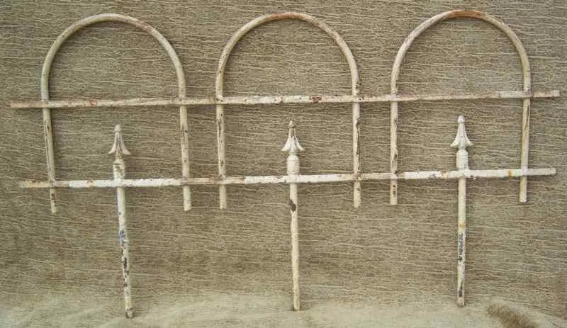 SM. 3 HOOP FENCE dried flower branch  