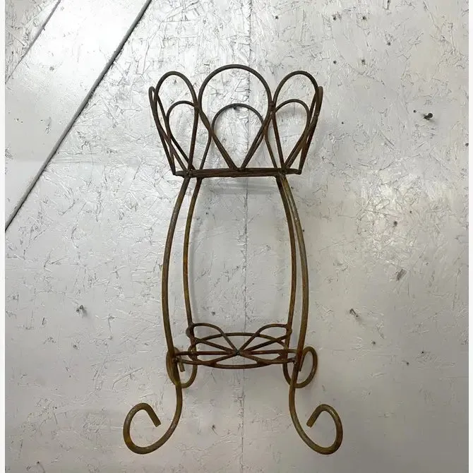 Small Daisey Planter Stand