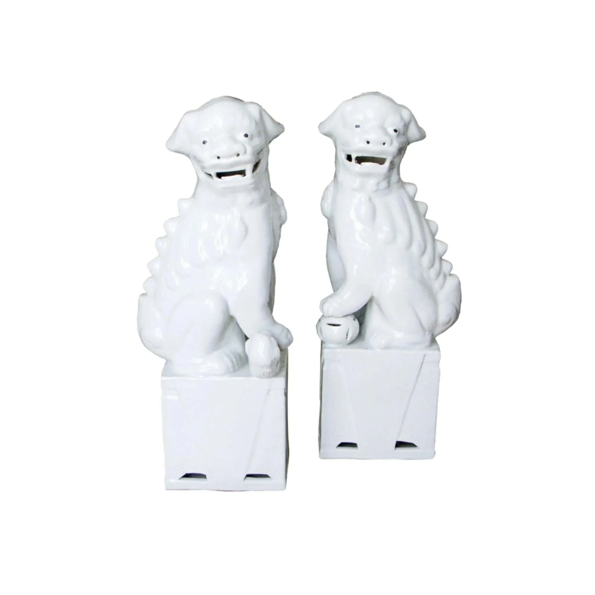 Small White Porcelain Sitting Foo Dog Pair dried flowers  