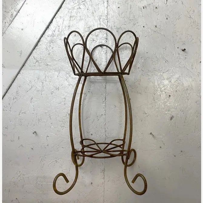 Small Daisey Planter Stand