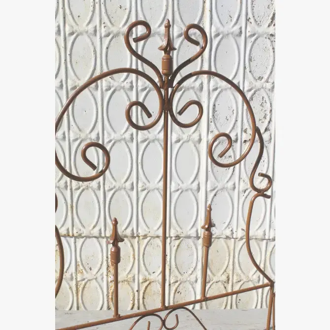 Solid Iron with 3 Arrow French Wall Basket