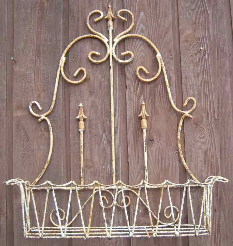 Solid Iron with 3 Arrow French Wall Basket dried flower branch  