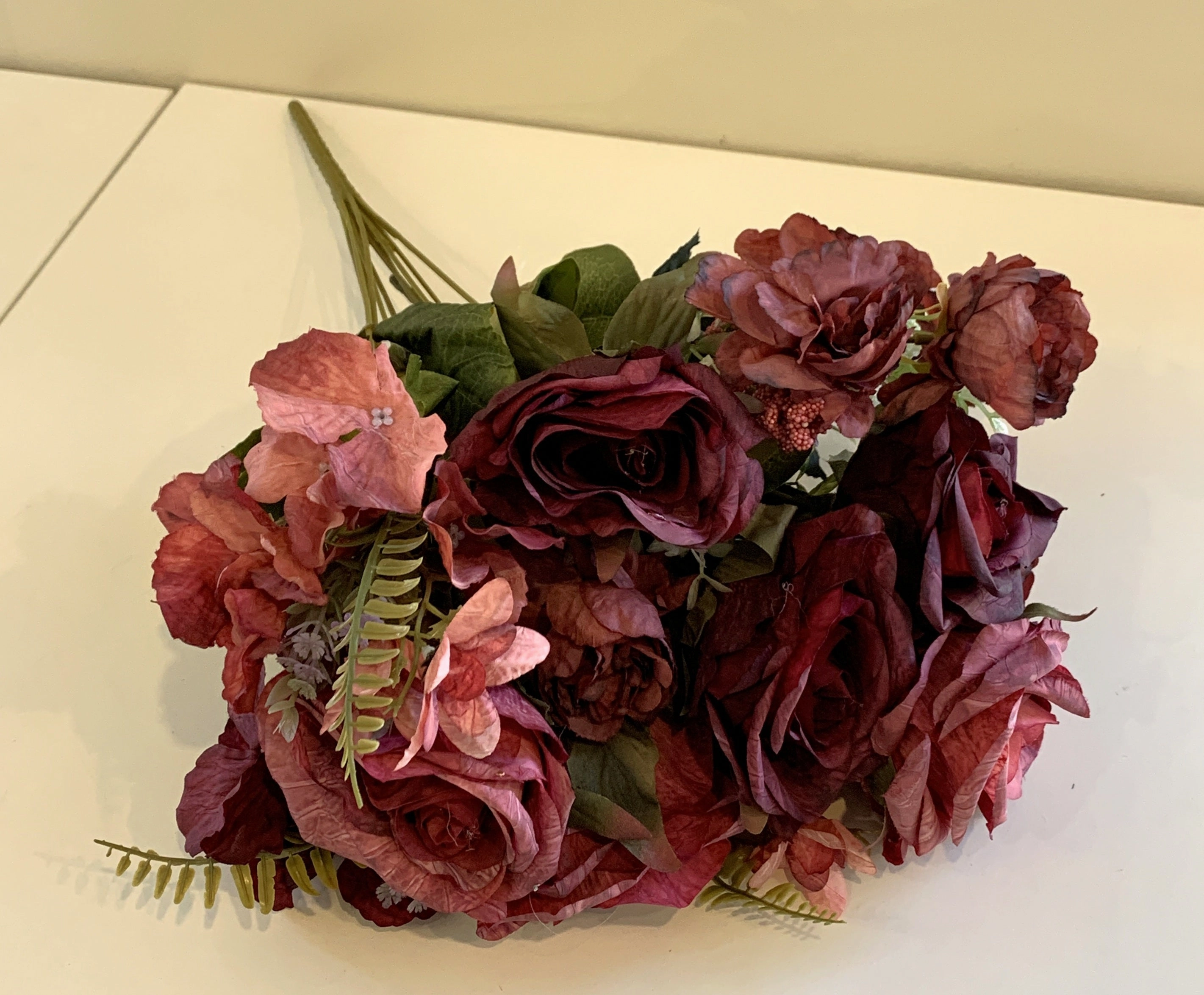 SP0315 Ranunculus / Rose Bunch 52cm Burgundy