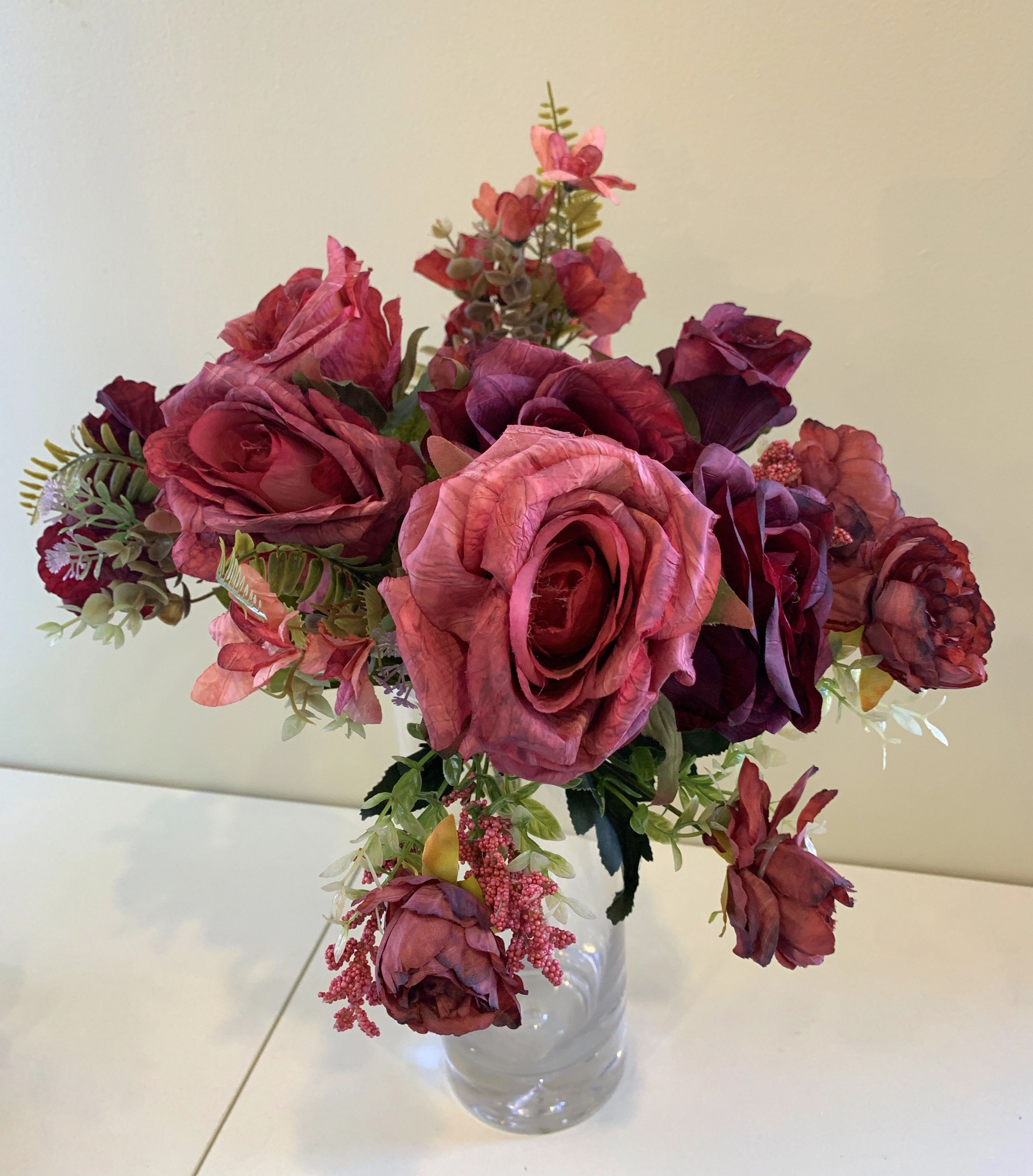 SP0315 Ranunculus / Rose Bunch 52cm Burgundy