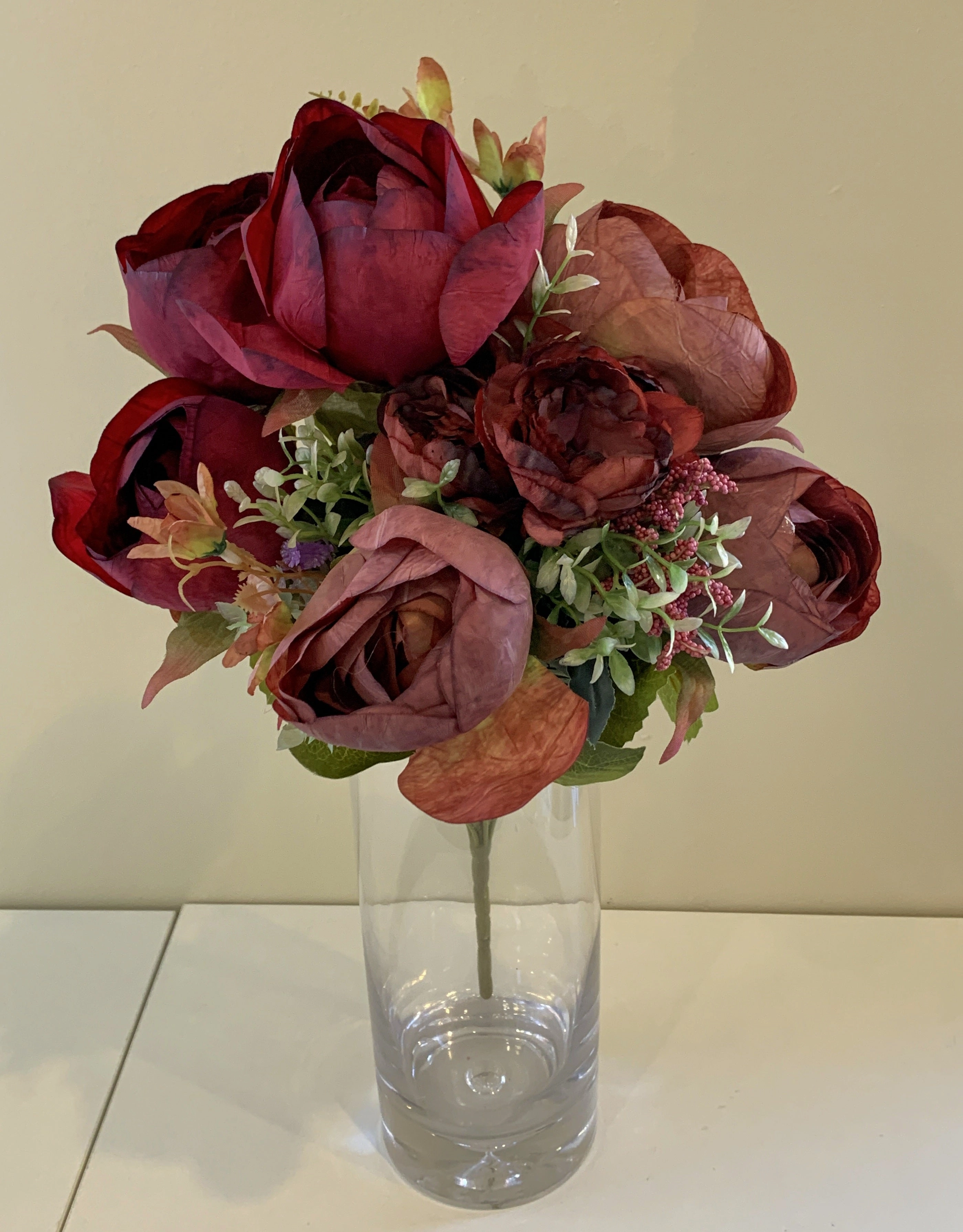 SP0315 Ranunculus / Rose Bunch 52cm Burgundy