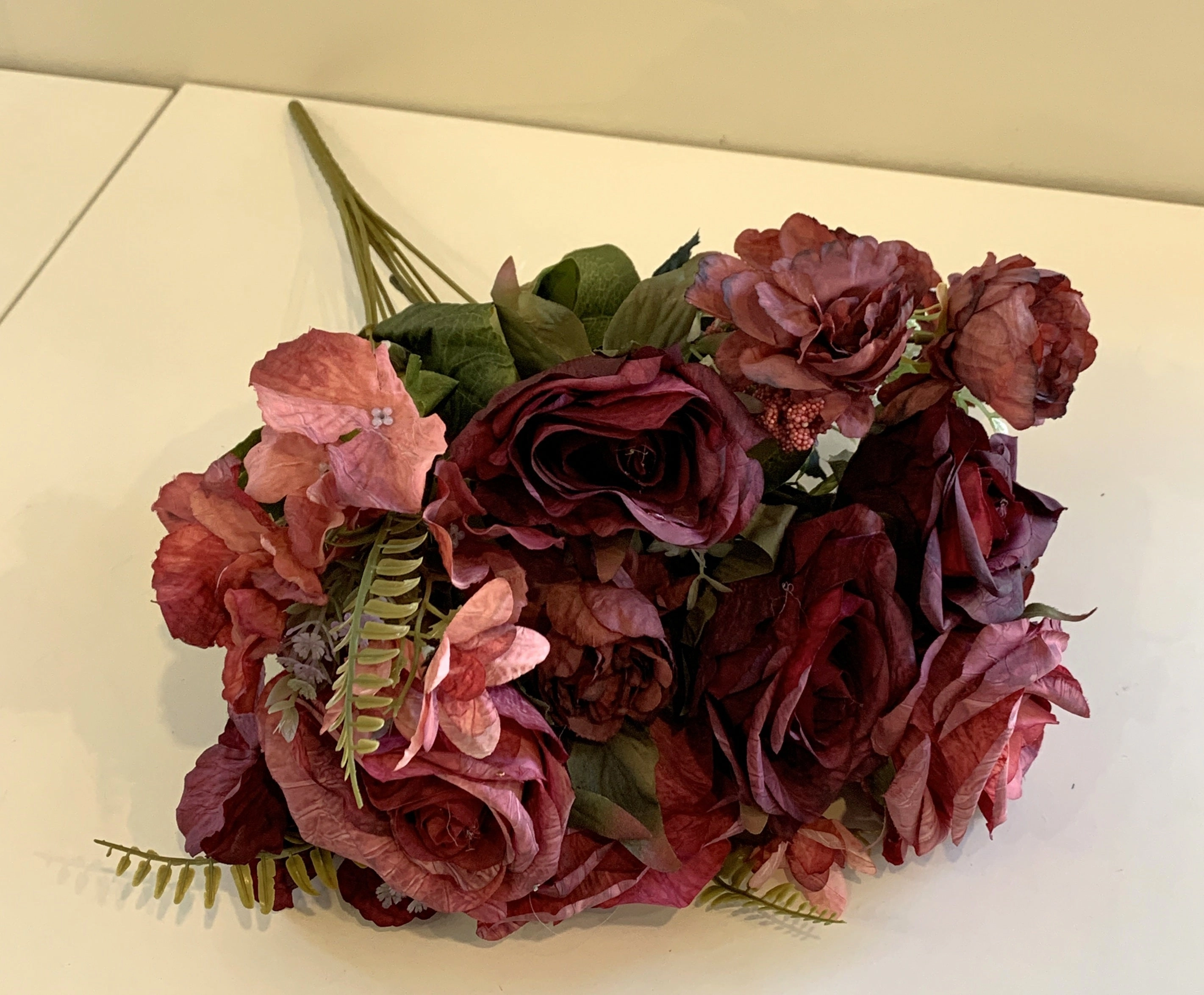 SP0315 Ranunculus / Rose Bunch 52cm Burgundy