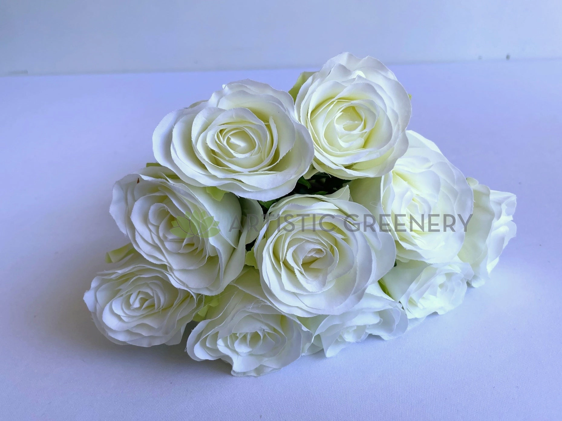 SP0420 White Rose Bunch / Posy 42cm SPECIAL
