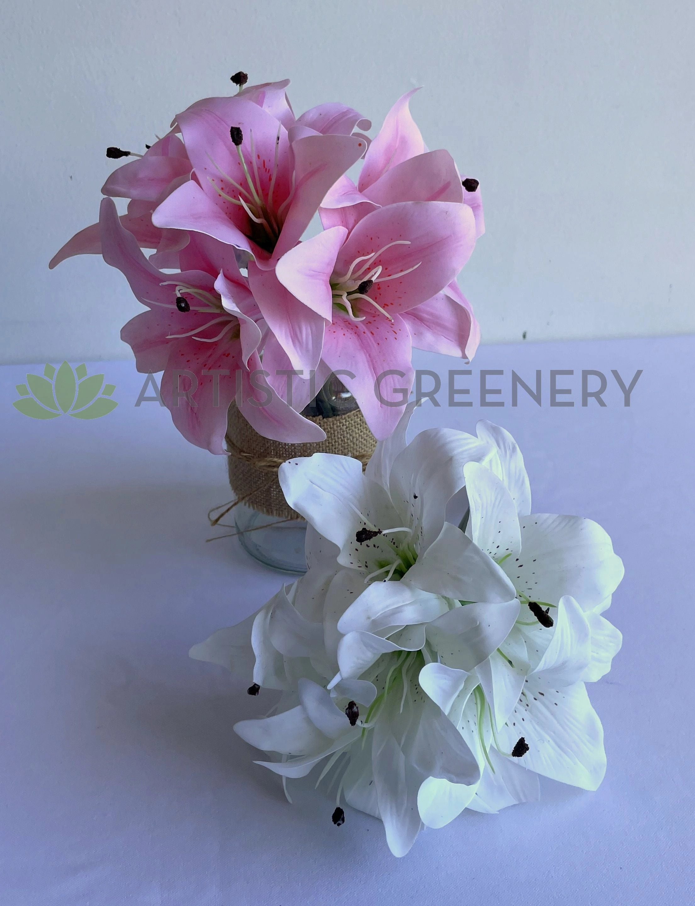 SP0428 Oriental / Tiger Lily Bouquet 28cm (6 Stems) White / Pink