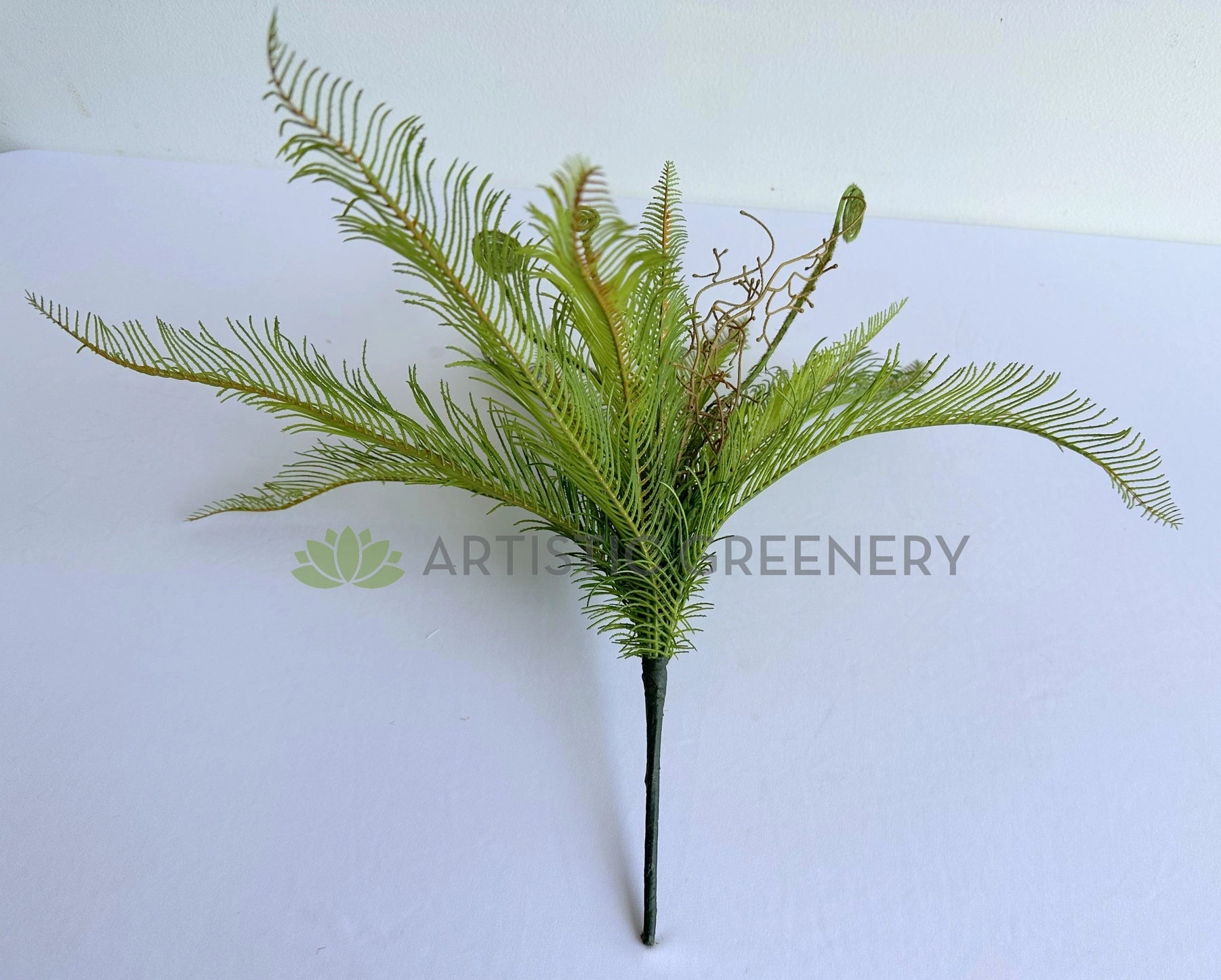 SP0467 Silver Fern Bunch 56cm Green