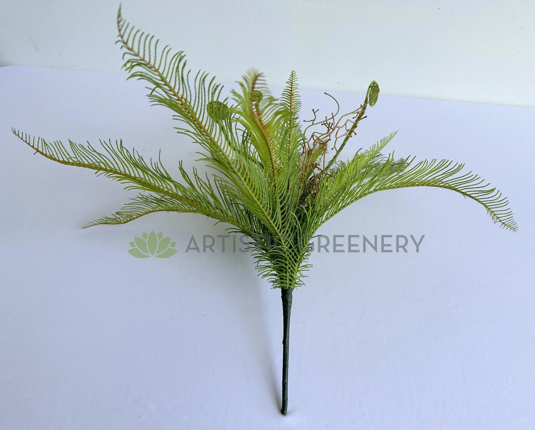 SP0467 Silver Fern Bunch 56cm Green