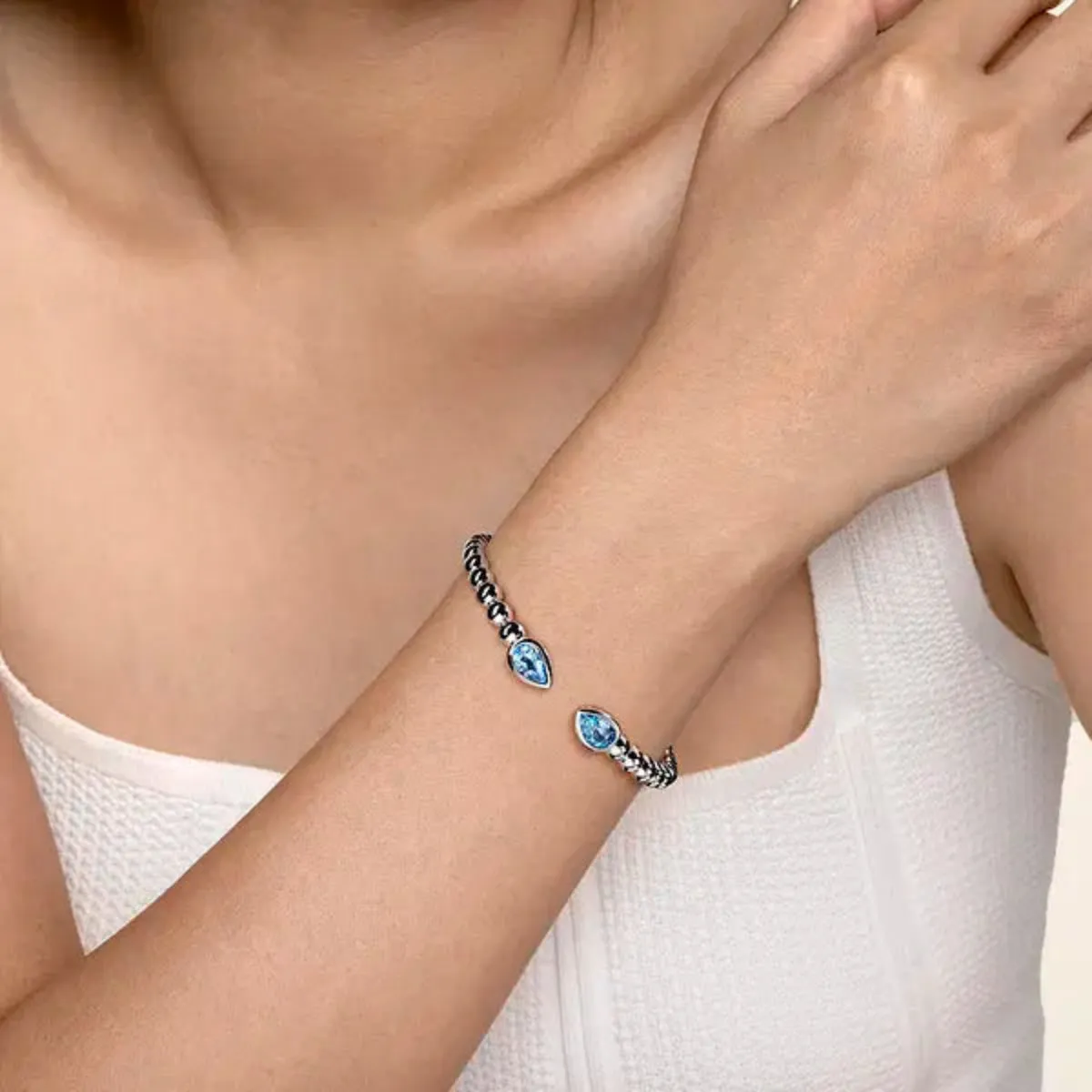 SS 3.07ctw Blue Topaz Beaded Bangle Bracelet