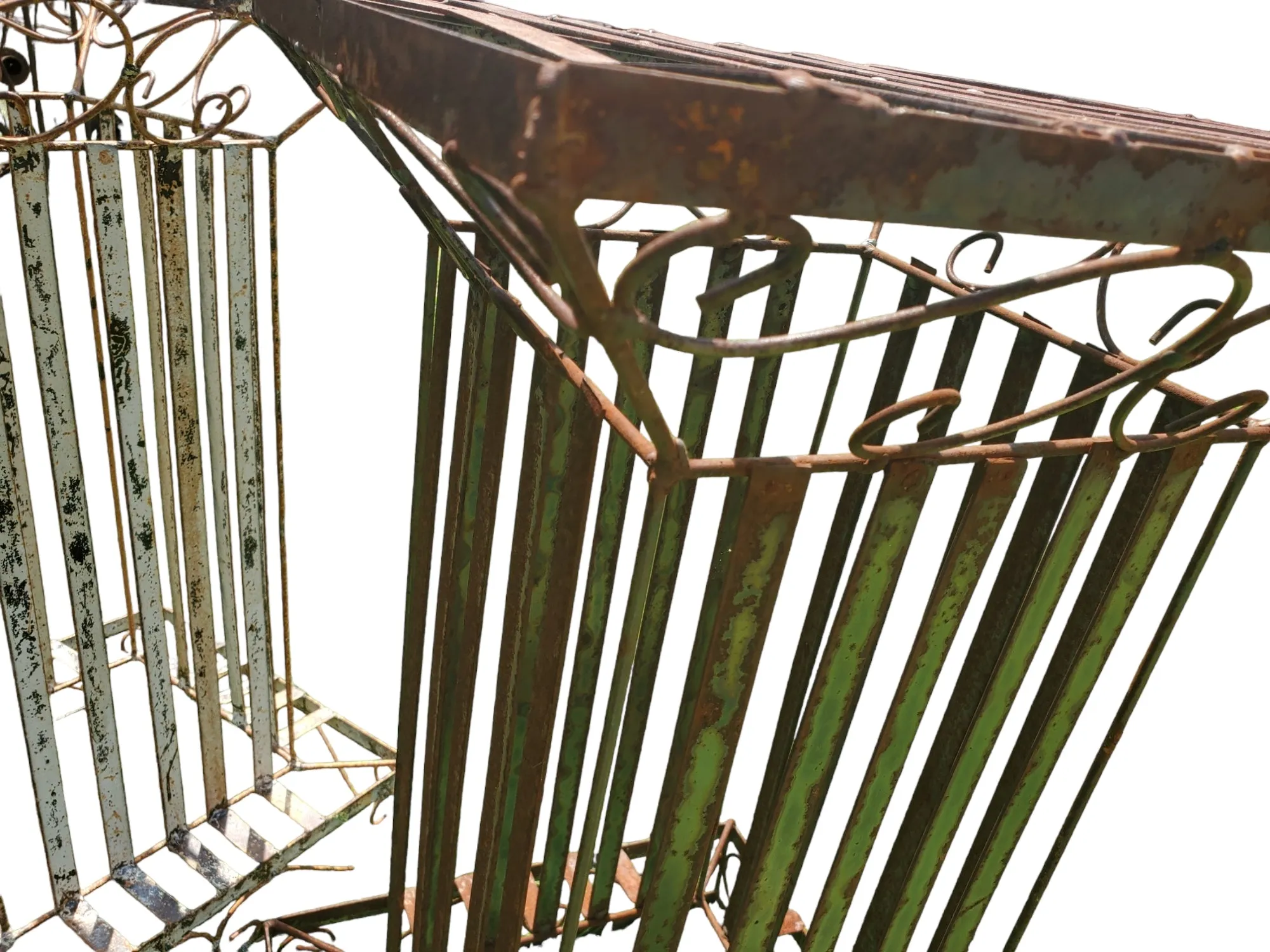 Strap Pedestal