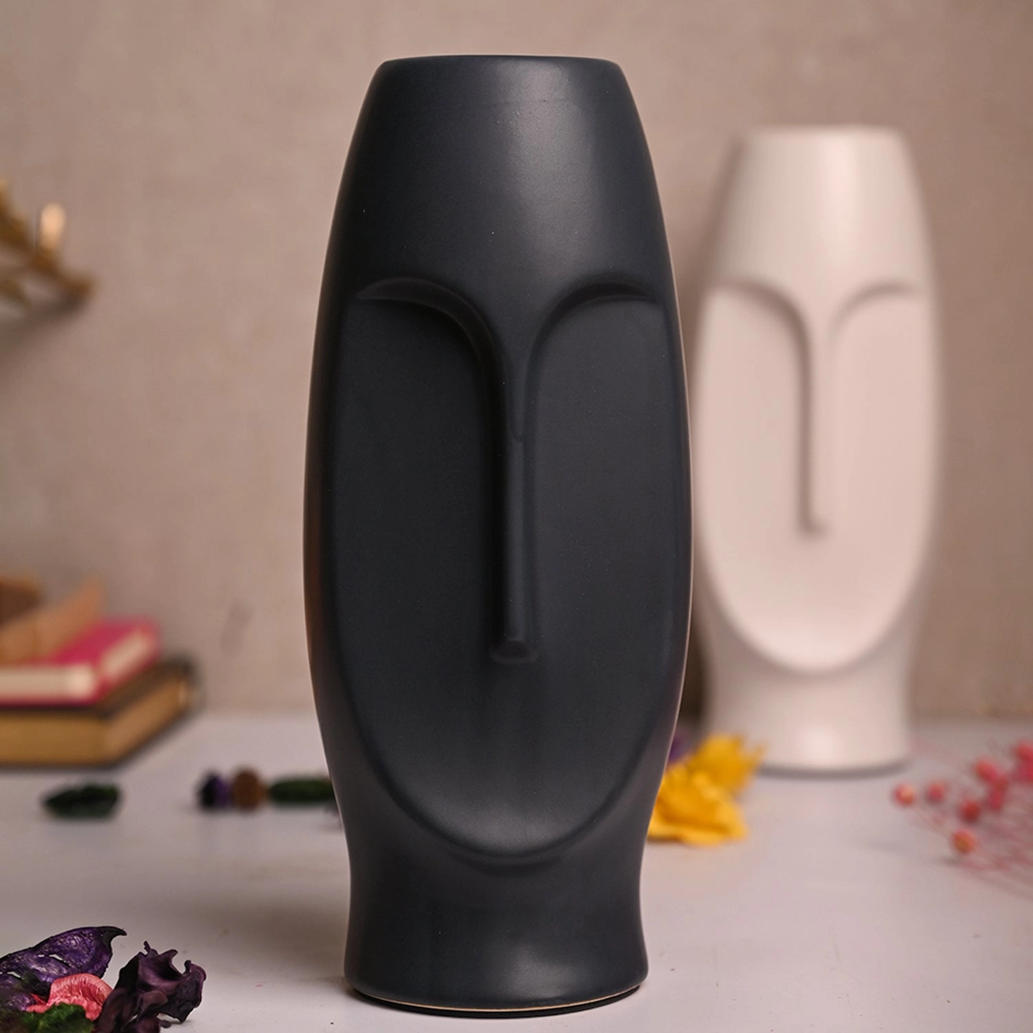 Stylish Black Face Shape Vase
