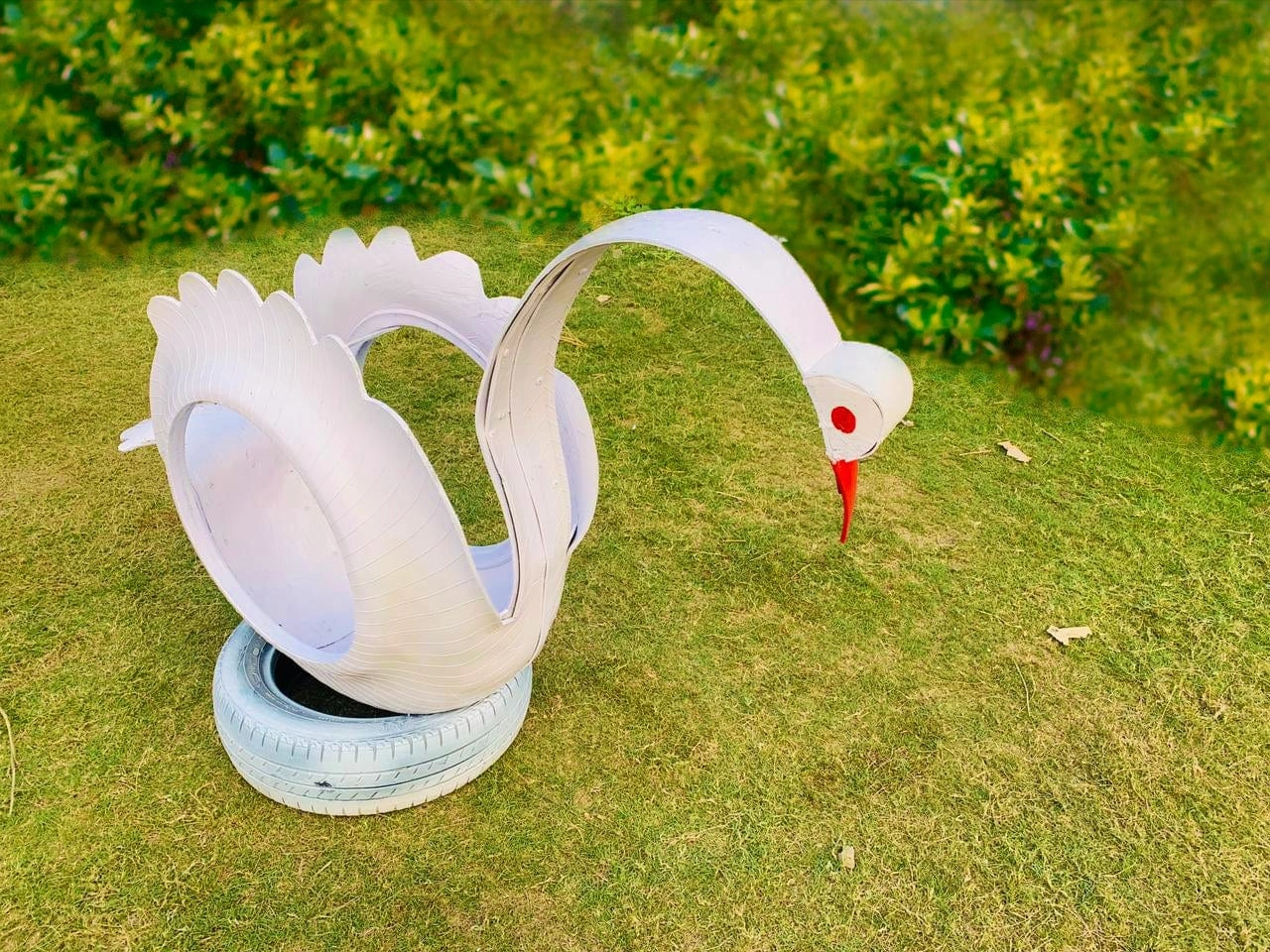 Swan Shape Planters (Set of 2)