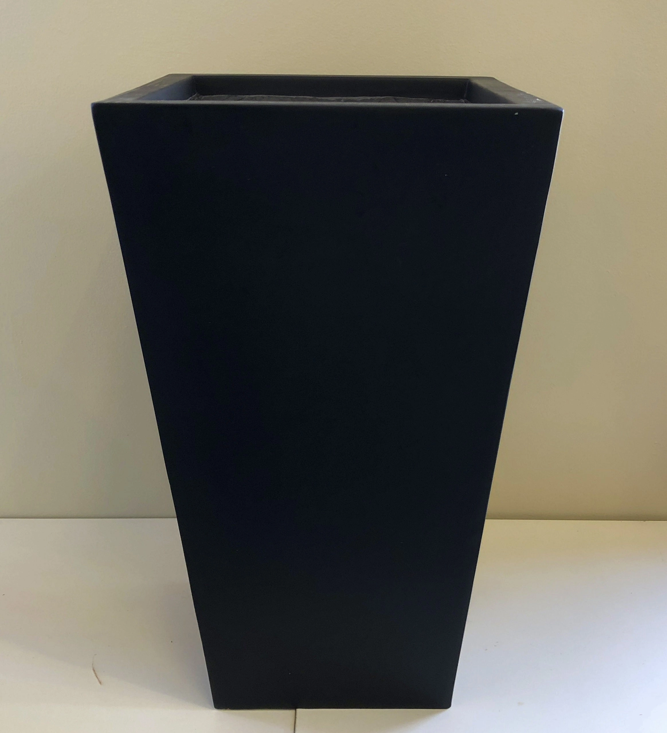 Tapered Fiberglass Planter (Code: FG55018-60) Black / White