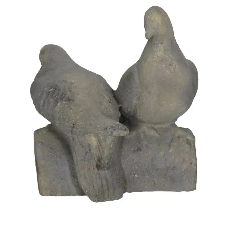 Terrasse Pigeons Statue