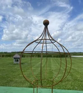 Topiary with Ball Finial