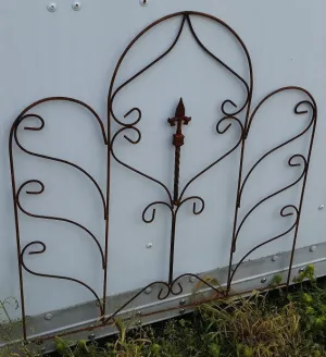 Twist Fence with Single Finial dried flower branch  