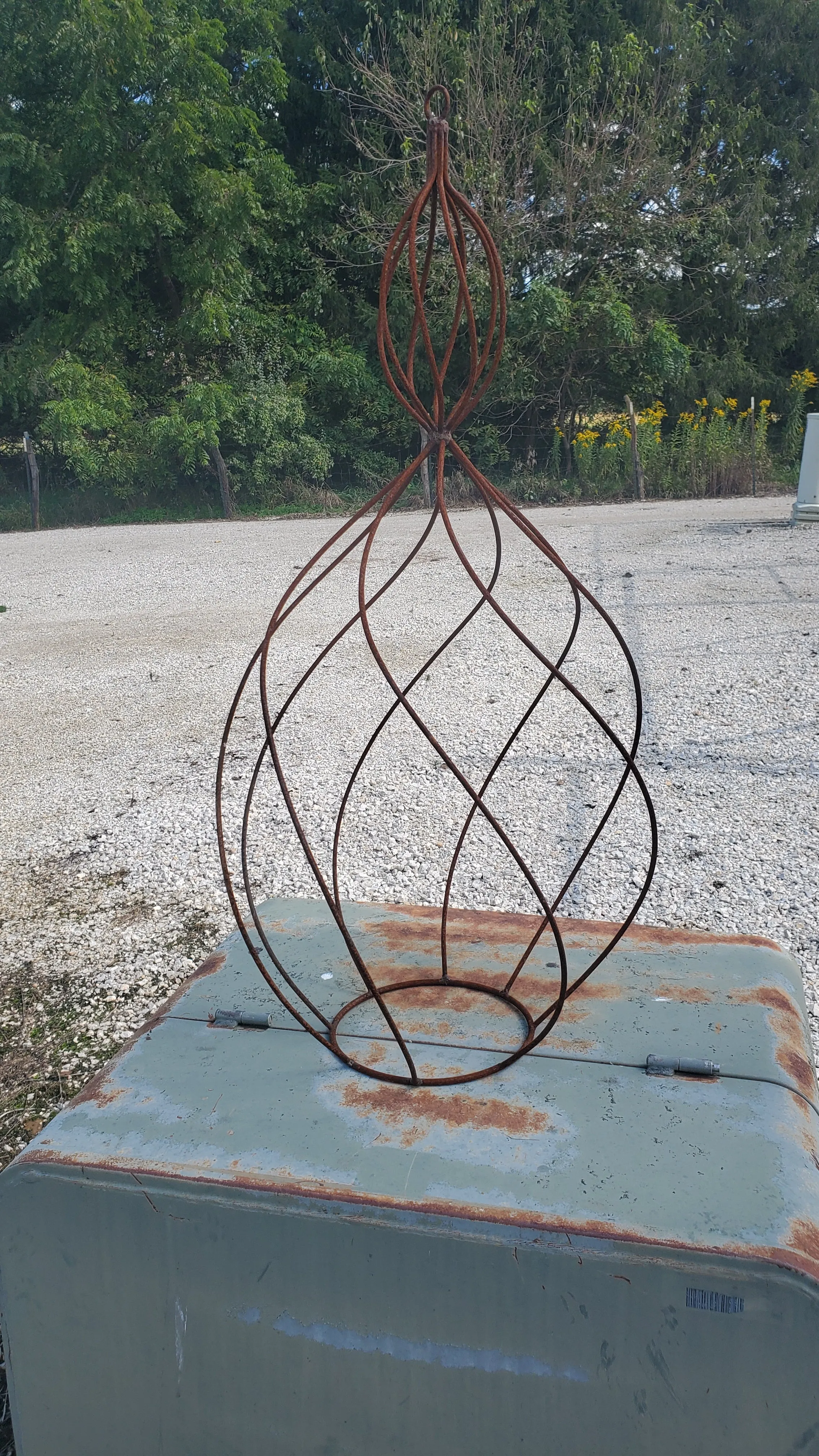 Twist Topiary with Spin & Top Circle