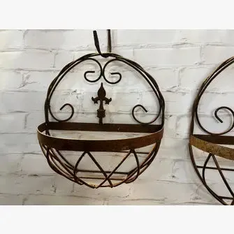 Twisted Metal Wall Basket with Finial Set of 3