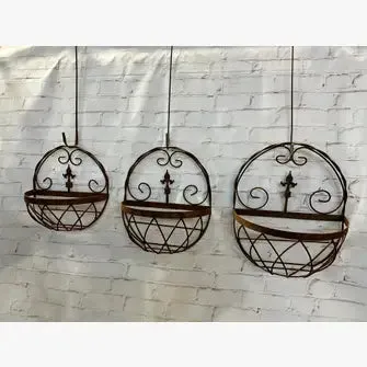 Twisted Metal Wall Basket with Finial Set of 3