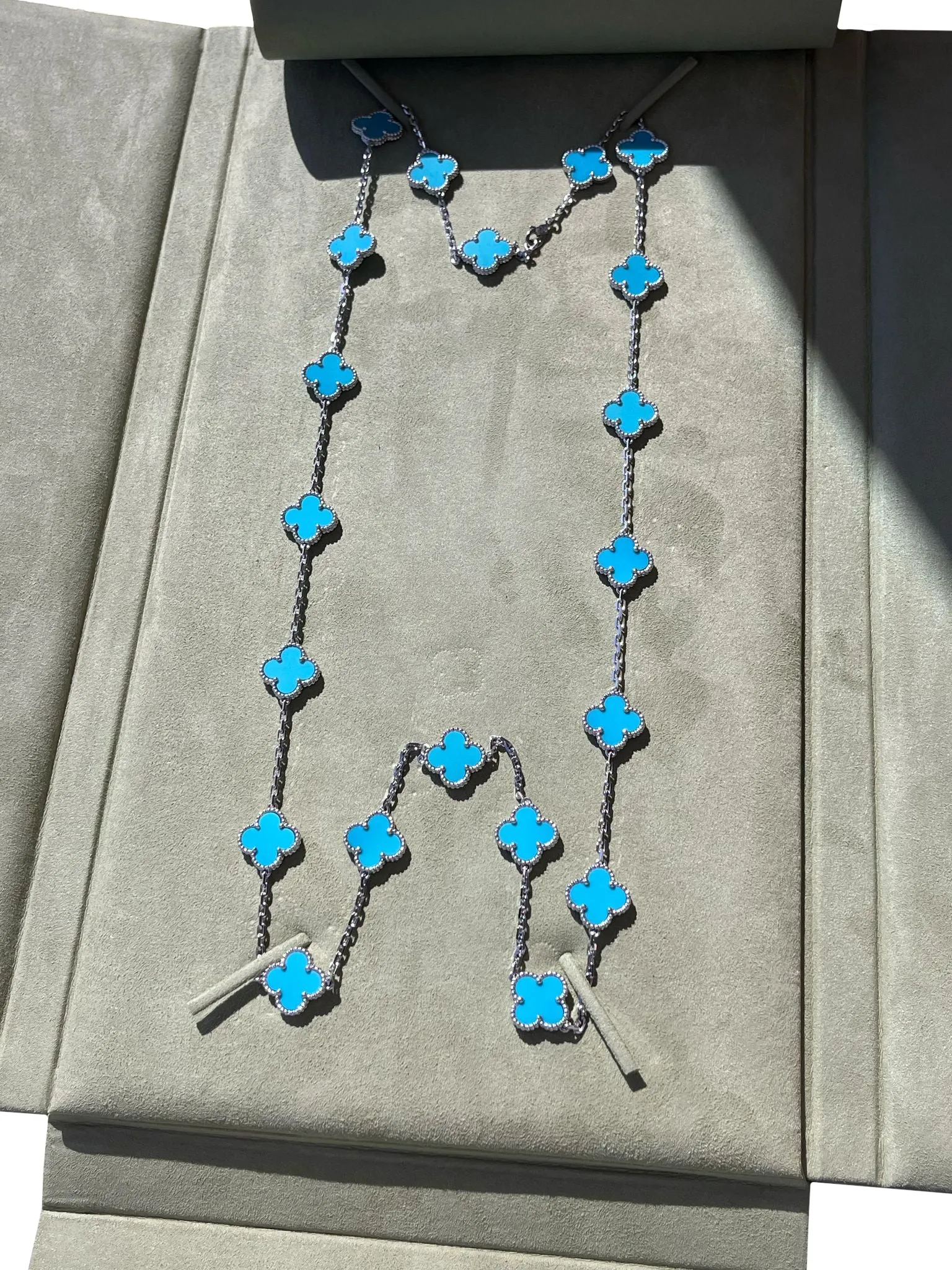 Van Cleef & Arpels 20 Motif Turquoise Vintage Alhambra Necklace 18k White Gold