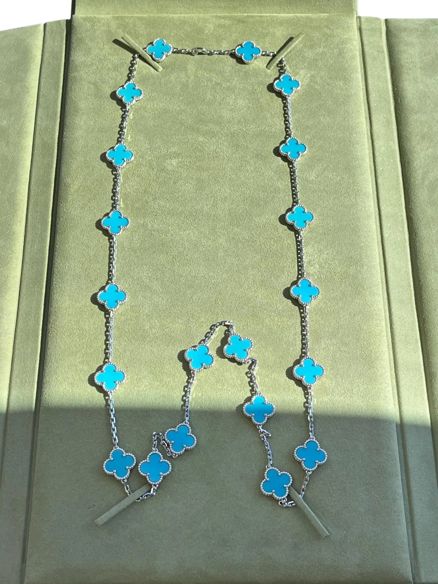 Van Cleef & Arpels 20 Motif Turquoise Vintage Alhambra Necklace 18k White Gold