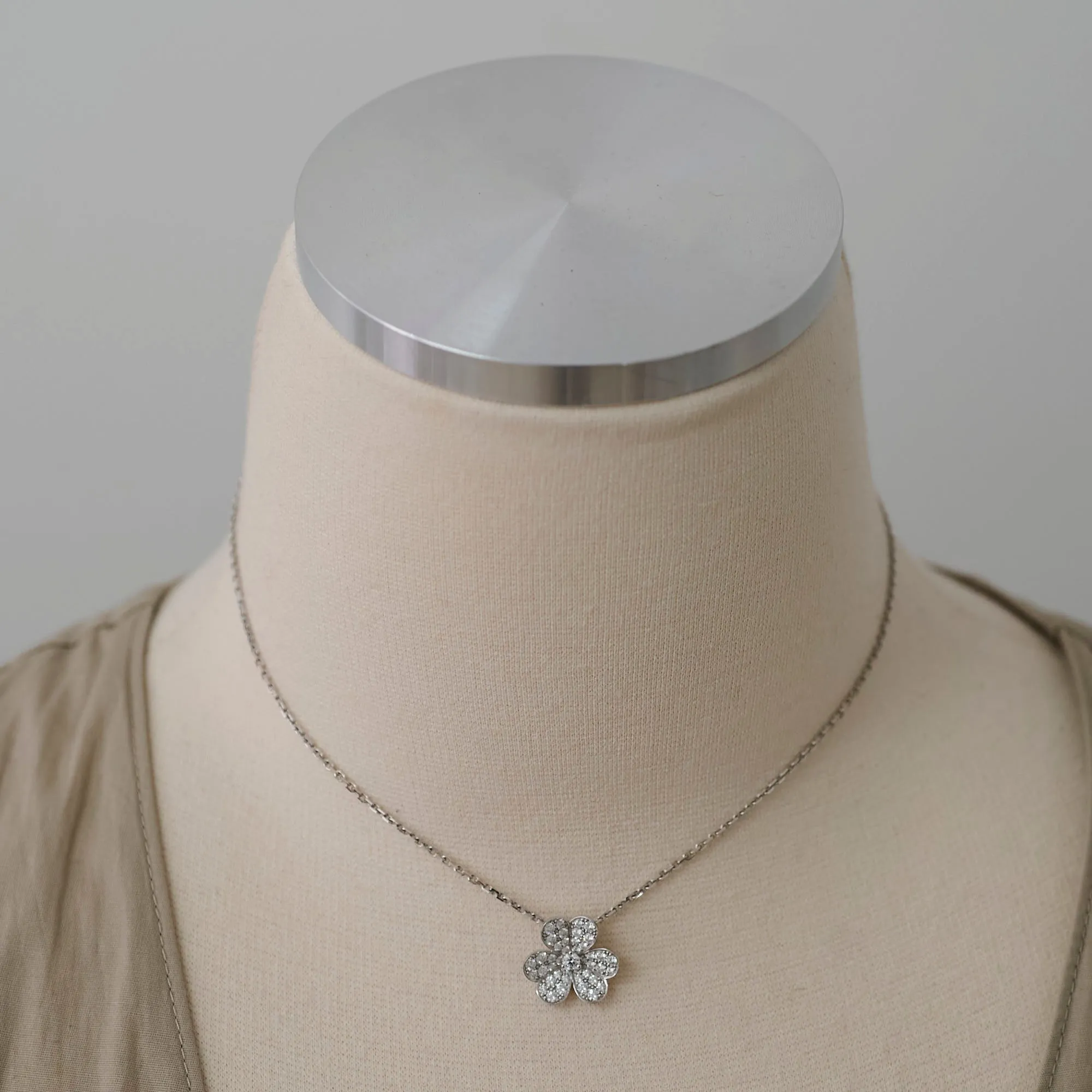 Van Cleef & Arpels Frivole White Gold Pave Diamonds Small