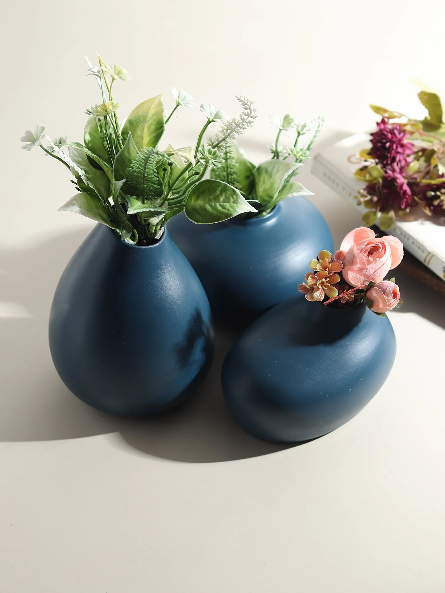 Varys Trio blue vase set outdoor greenery  