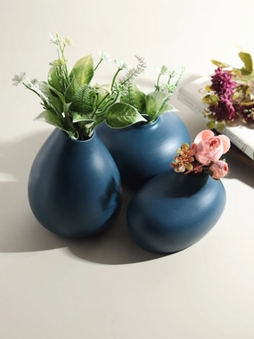 Varys Trio blue vase set outdoor greenery  