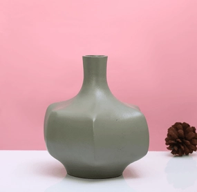 Verdant Metal saga Green Vase outdoor greenery  