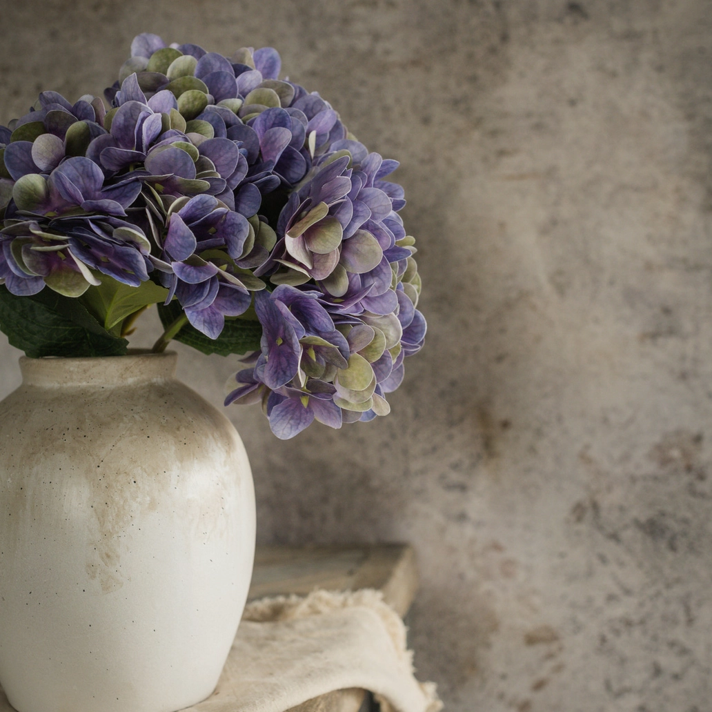 Violet Haze Hydrangea Stem xl flower pot  