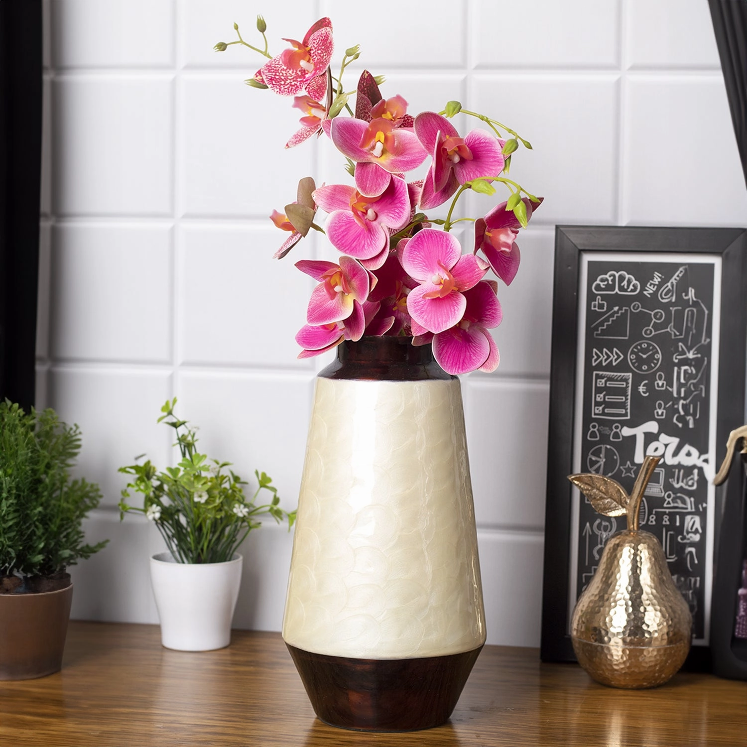 VON CASA Ivory Bud Shape Vase (Ivory Enamel) dried green plant  