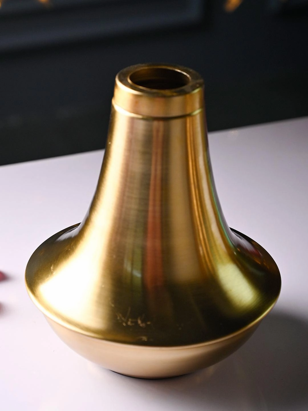 VON CASA Metal Flower Vase - Surahi Shaped