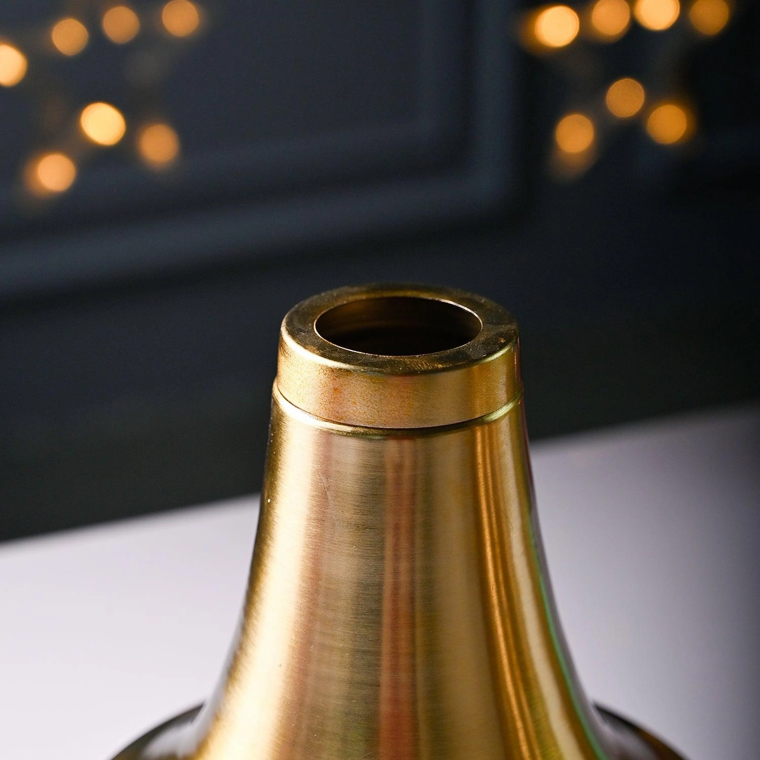 VON CASA Metal Flower Vase - Surahi Shaped
