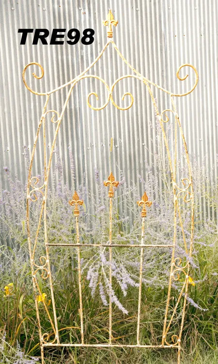 Wrought Iron Carriage Dancy Trellis Plant Support Gate Decor dried flower branch  