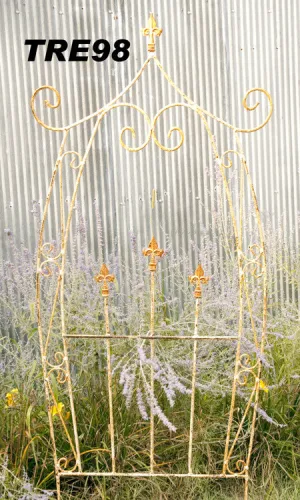Wrought Iron Carriage Dancy Trellis Plant Support Gate Decor dried flower branch  