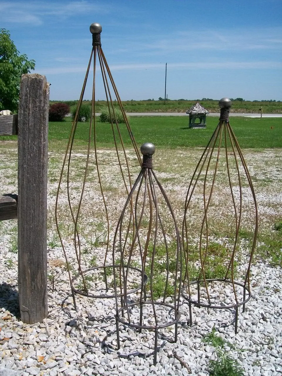 Wrought Iron Metal Swirl Topiary with Ball on Top Obelisks