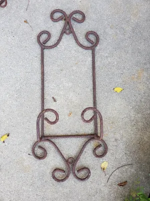 Wrought Iron Ornate Plate Hanger Decorative dried flower branch  