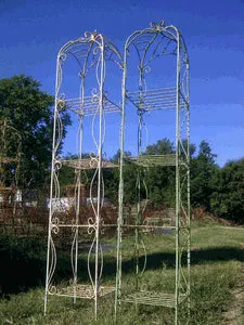 Wrought Iron Single Curl Fancy 4 Tier Shelf Store Display