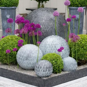 Zinc Leaf Ball dried flowers  